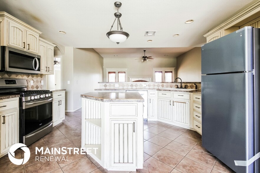 Building Photo - 4743 S 203rd E Ave