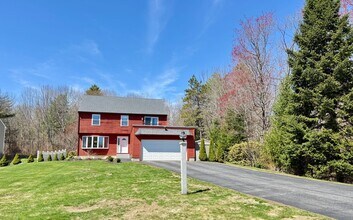 Building Photo - Meticulously Maintained 3BD/2.5BA Home in Quiet Westbrook Neighborhood!