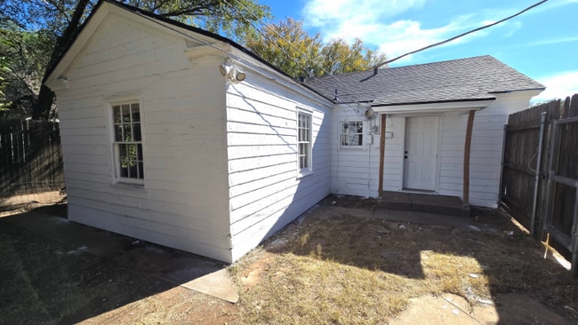 Building Photo - 1720 23rd St