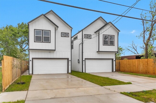 Building Photo - 6918A Dumble St