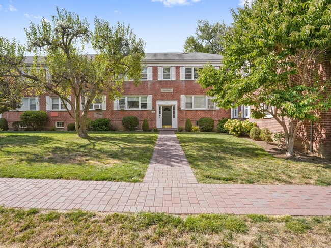 Primary Photo - 262 Glenbrook Rd