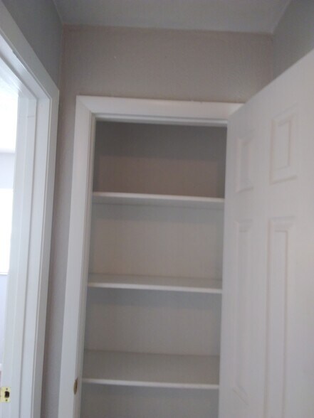 Building Photo - 5172 Taylor Ave