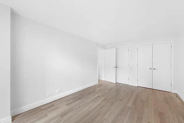 Building Photo - 250 W 88th St