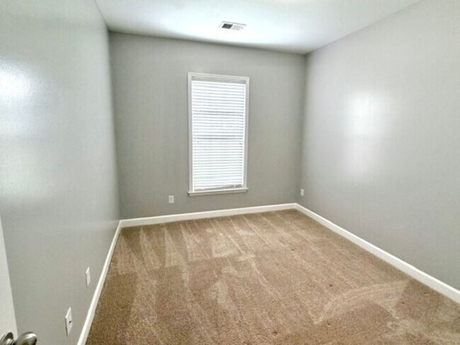 Building Photo - Olive Branch 4 Bedroom 3 Bath Home Available Now!