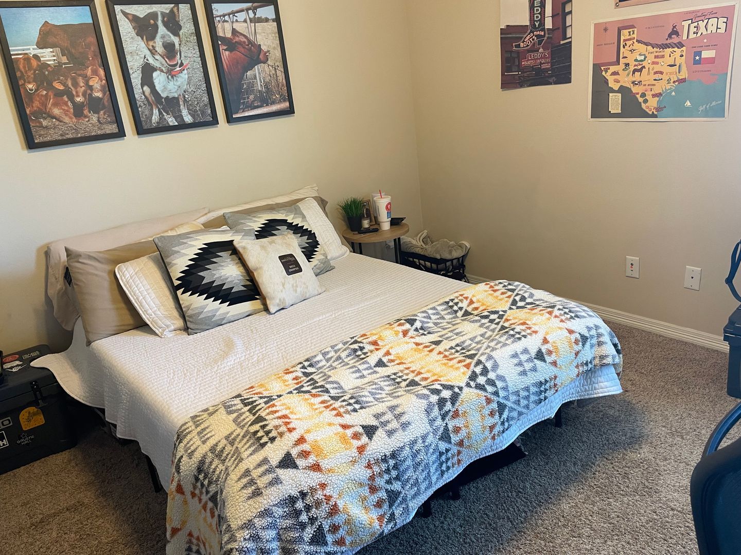 Building Photo - River Oaks #605