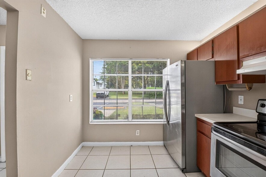 Building Photo - 3700 Savoy Ln