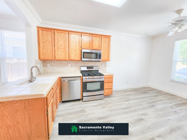 Building Photo - 1901 Yarnell Way