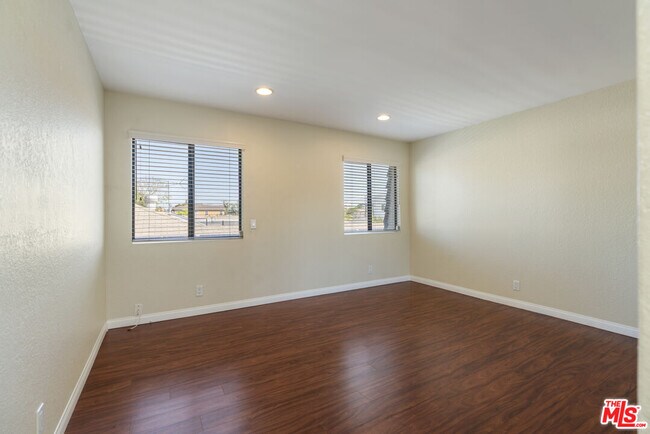 Building Photo - 3912 Girard Ave