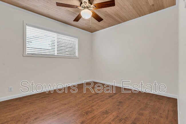 Building Photo - 3928 Dartmouth Way