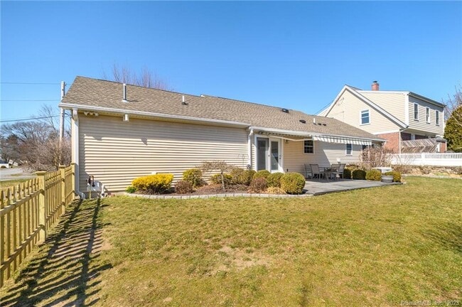 Building Photo - 217 Highlawn Rd