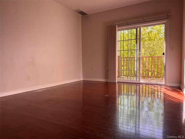 Building Photo - 935 Tower Ridge Cir