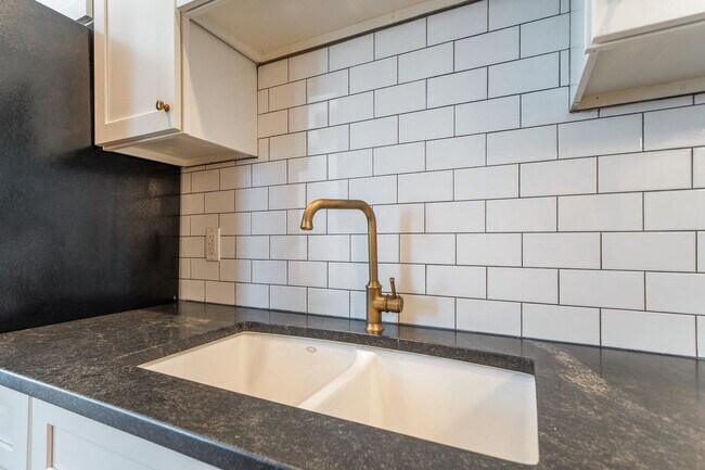 Building Photo - 960-968 Parsons Ave and 531-535 Whittier S...