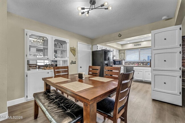 Building Photo - 1490 Foster Dr