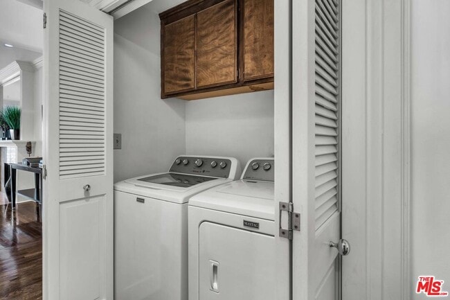 Building Photo - 11745 Montana Ave