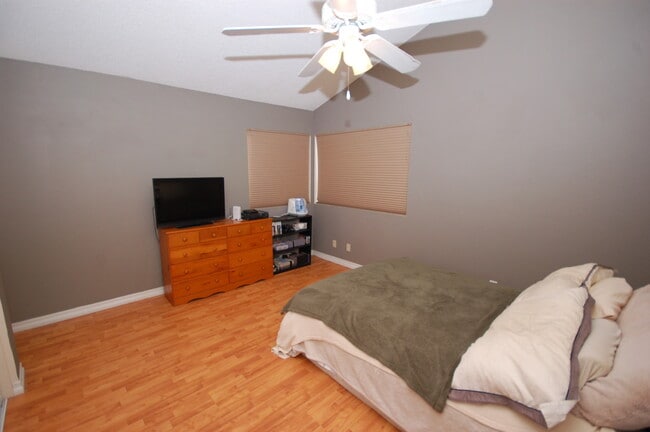 Building Photo - 517 Barnett Dr