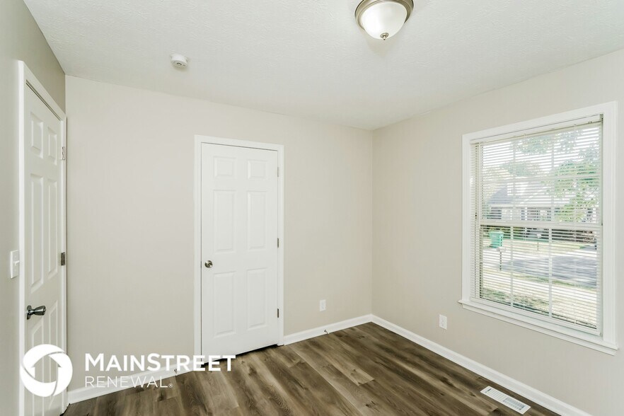 Building Photo - 8906 Greenmoore Dr