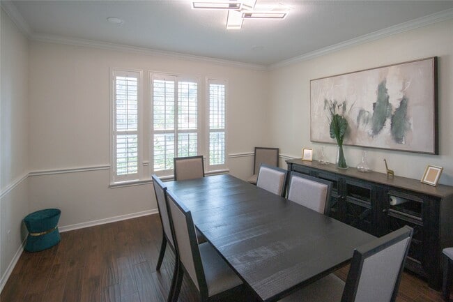 Building Photo - 5810 Parkdale Ct