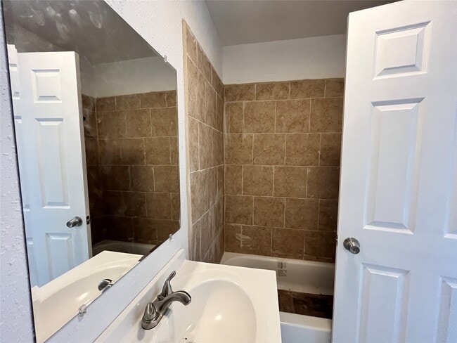 Building Photo - 5104 39th St E