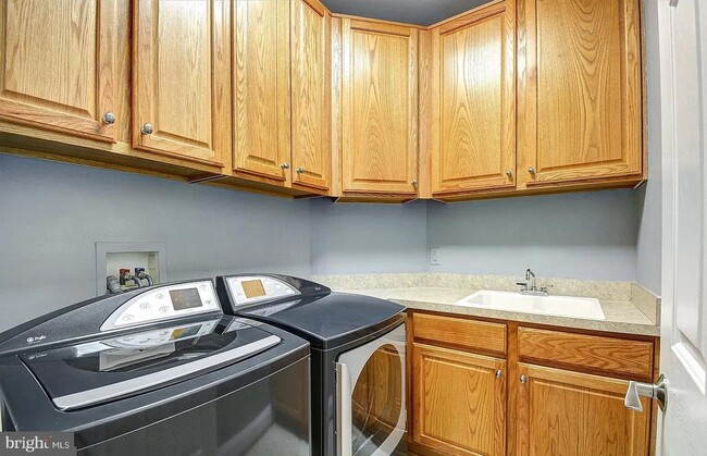 Building Photo - 2732 Lightfoot Dr