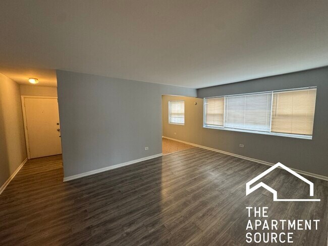 Building Photo - 3057 N Narragansett Ave
