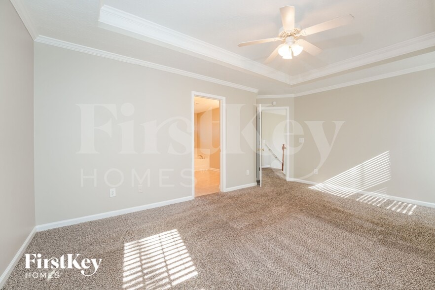 Building Photo - 5435 Yellow Pine Dr