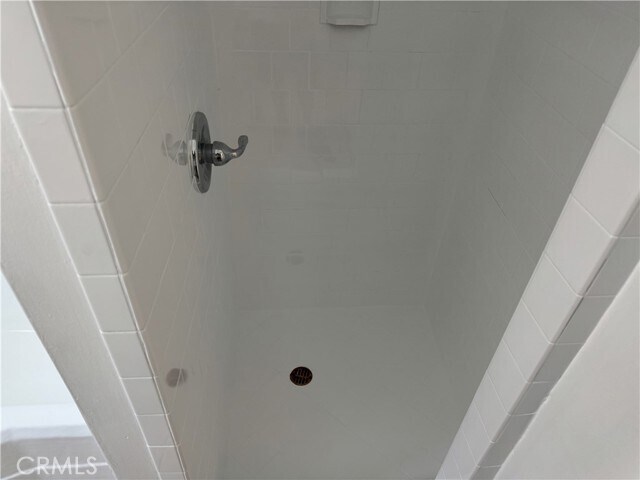 Building Photo - 1310 W 89th St