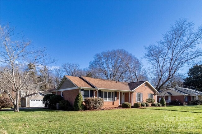 Building Photo - 6618 Castlegate Dr
