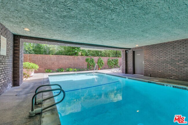 Building Photo - 8642 Gregory Wy