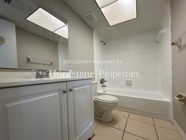 Building Photo - 5143 Indian Lakes Ct