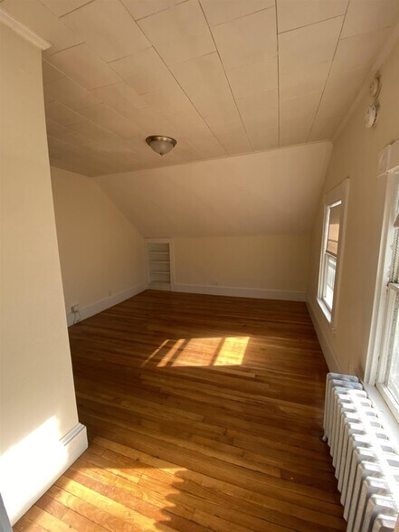 Building Photo - 379 Harvard St