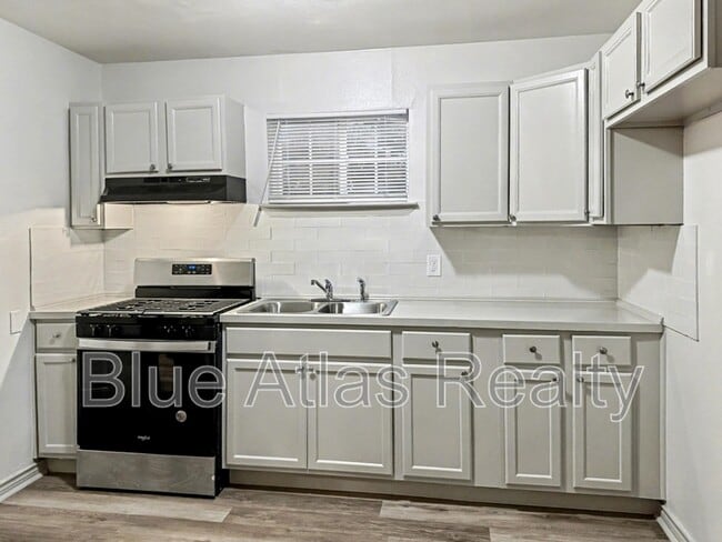 Building Photo - 2015 Glenfield Ave