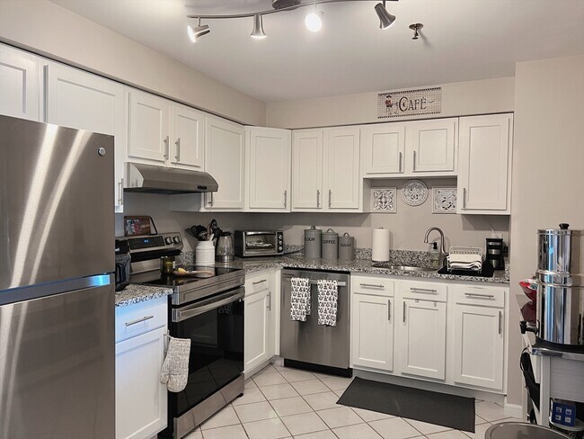 Building Photo - 376 Ocean Ave