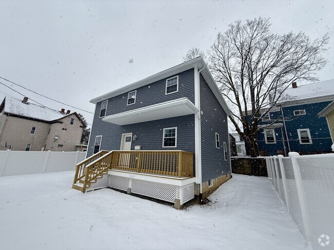 Building Photo - 10 Arch Ave