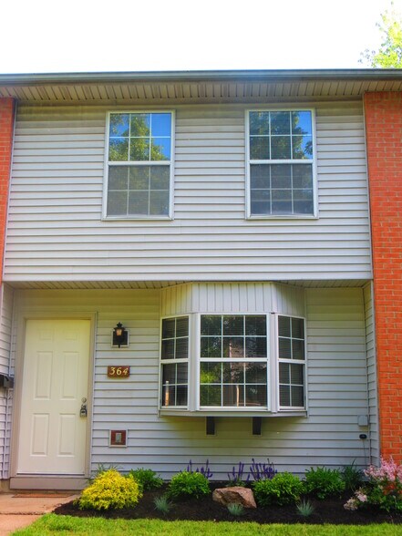 Building Photo - 364 E Mithoff St