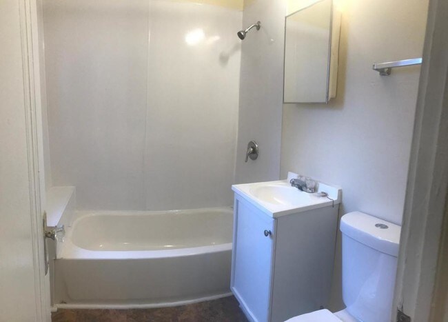 Building Photo - 3401 E. 147th Street, Unit 4