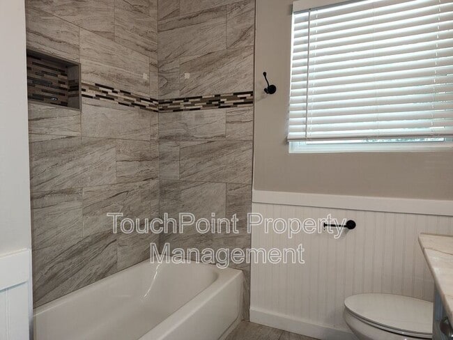 Building Photo - 3401 Bonaire Dr