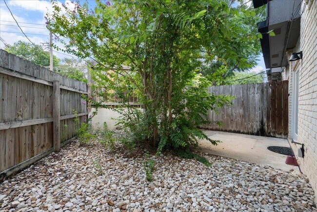 Building Photo - 1703 Coronado Hills Dr