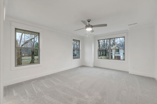 Building Photo - 609 Lee St