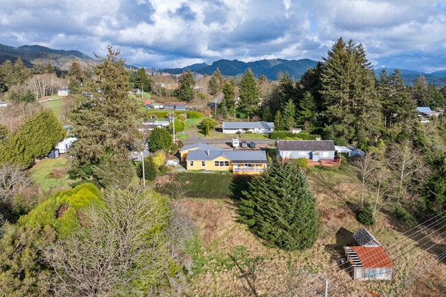 Building Photo - Bay City