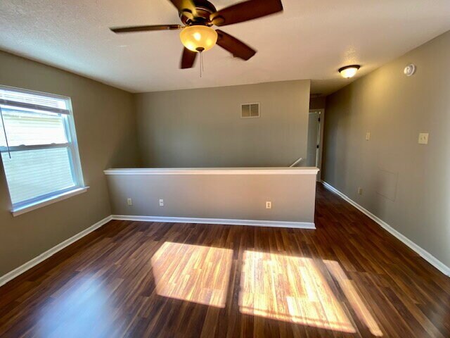 Building Photo - Stunning 3 Bedroom/3 Bath Home in Noblesville
