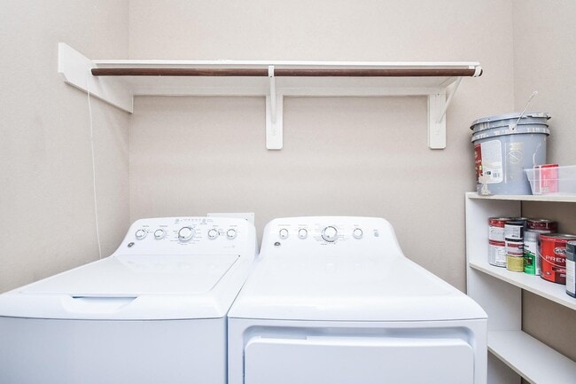 Building Photo - 5207 Belvedere Dr