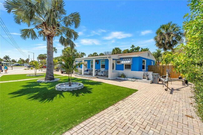 Building Photo - 6892 Gulf Winds Dr