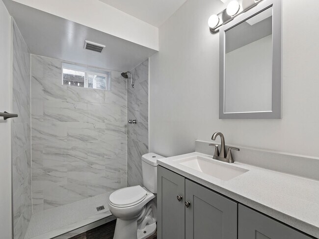 Building Photo - Amazing 4 Bed 2 Bath Home- Fort Collins, CO!