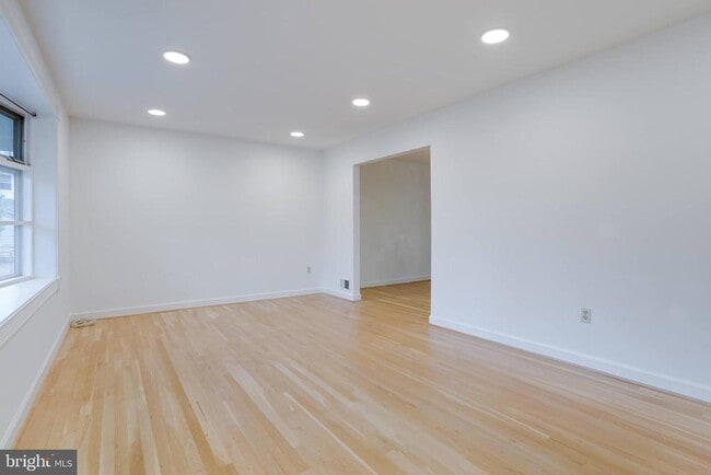 Building Photo - 8122 Truro Ct