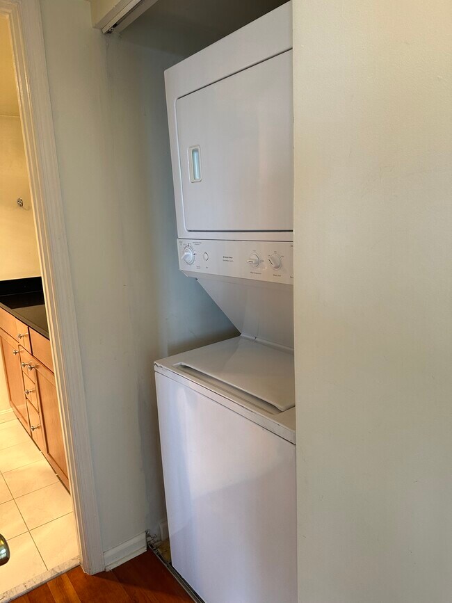 Washer-Dryer - 2230 George C Marshall Dr