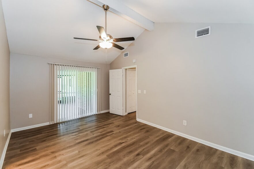 Building Photo - 2621 Grafton Dr