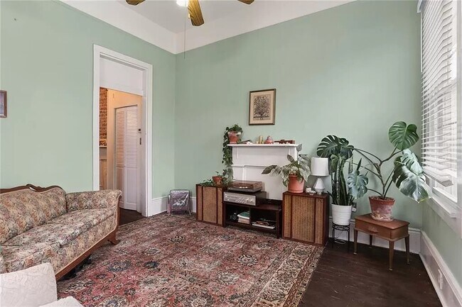 Living Room - 5721 Royal St