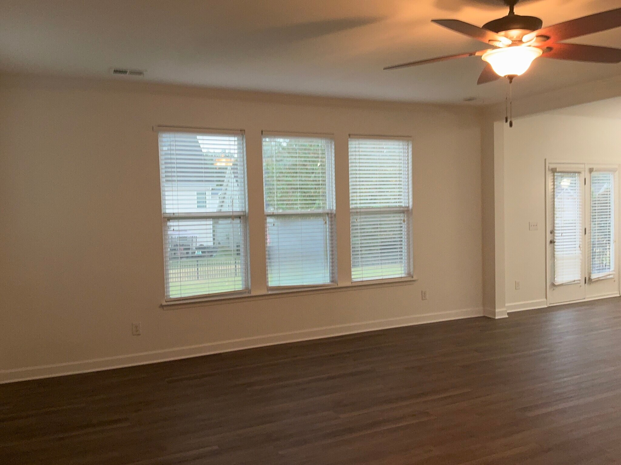 Building Photo - 3013 Corrona Ln