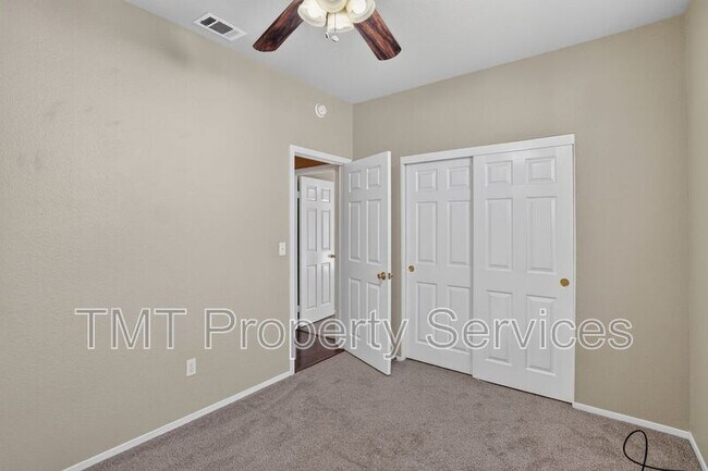 Building Photo - 8874 Mandalay Way