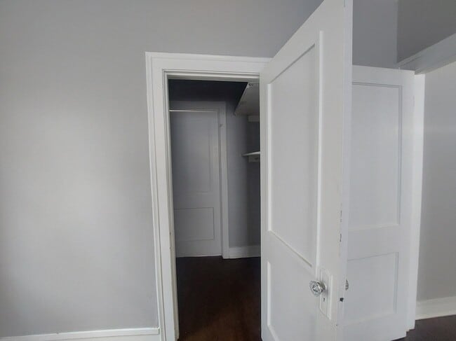Building Photo - 3112 W 64th St